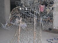 lantern-safari-2005-the-picture-of-production-process-in-china-zigong-a wire skeleton structure 1