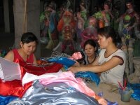 lantern-safari-2005-the-picture-of-production-process-in-china-zigong-the process of paperhanging 6